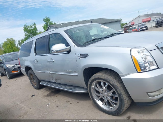 Cadillac Escalade Standard