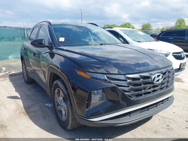 Salvage Hyundai TUCSON Image