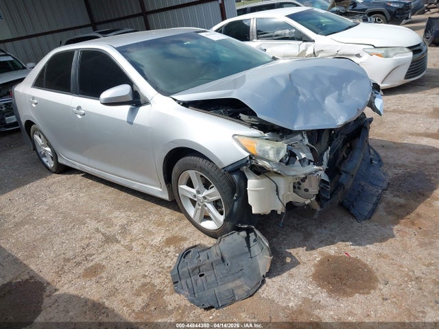 Salvage Toyota Camry Image