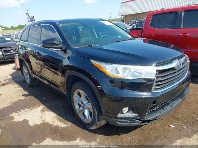 Salvage Toyota Highlander Image