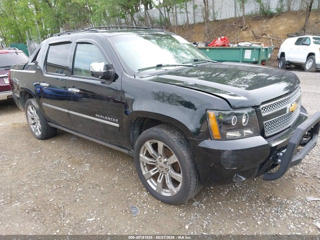 Salvage Chevrolet Avalanche 1500 Image