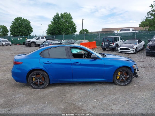 Alfa Romeo Giulia Ti Sport Awd