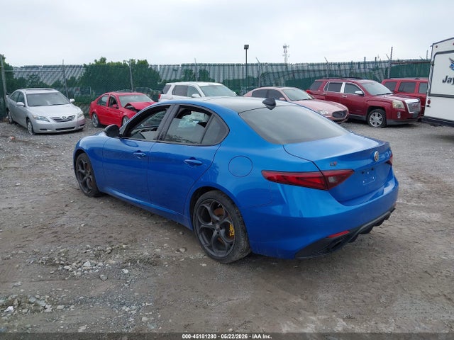 Alfa Romeo Giulia Ti Sport Awd
