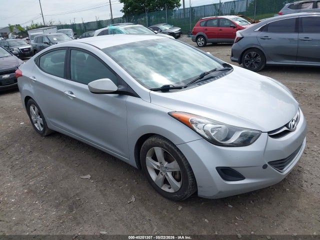 Salvage Hyundai ELANTRA Image