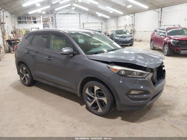 Salvage Hyundai TUCSON Image