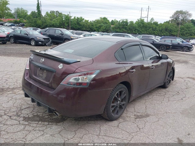 Nissan Maxima