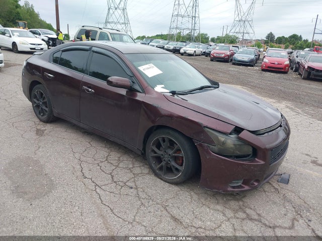 Salvage Nissan Maxima Image