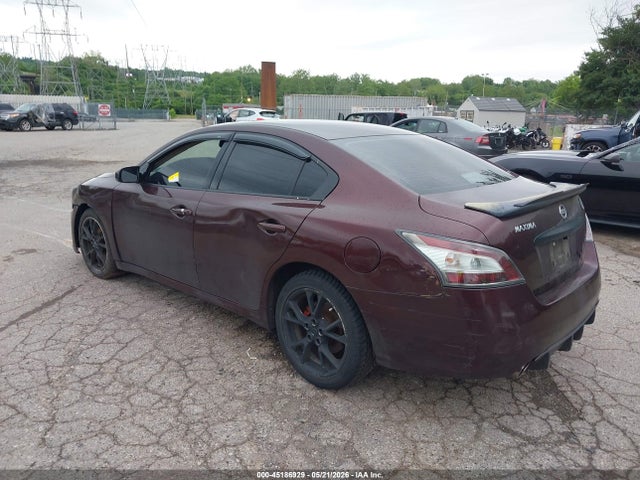 Nissan Maxima