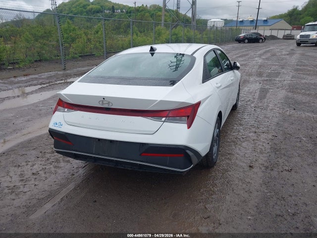 Hyundai ELANTRA Sel