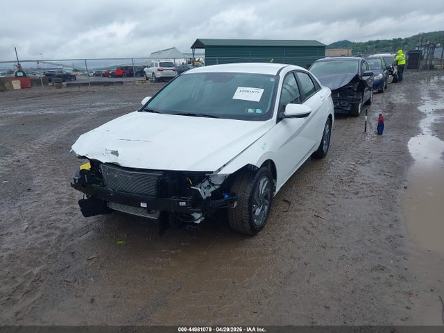 Hyundai ELANTRA Sel
