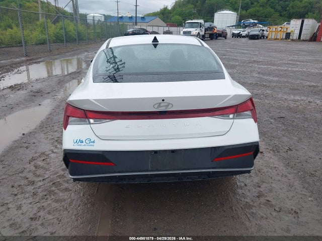 Hyundai ELANTRA Sel