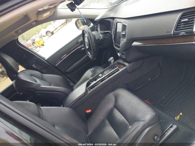 Volvo XC90 T6 Momentum