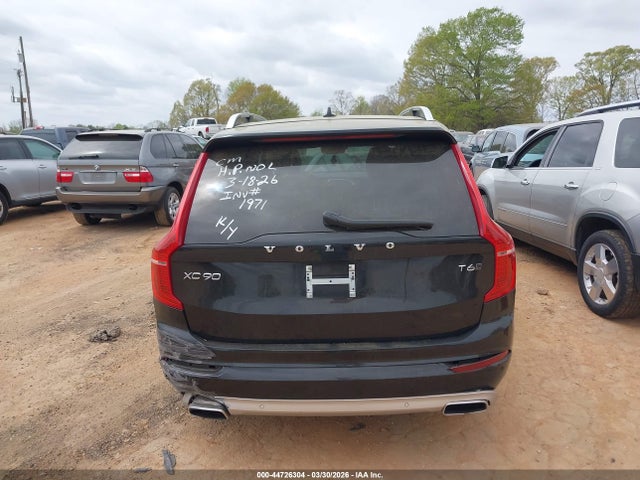 Volvo XC90 T6 Momentum