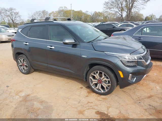 Salvage Kia Seltos Image