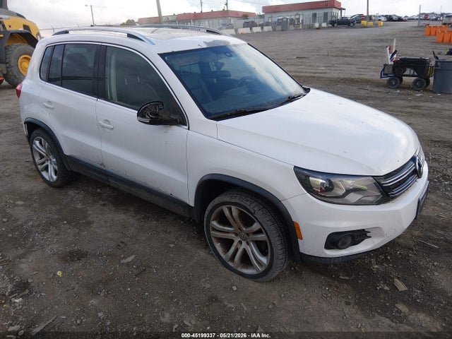 Salvage Volkswagen Tiguan Image