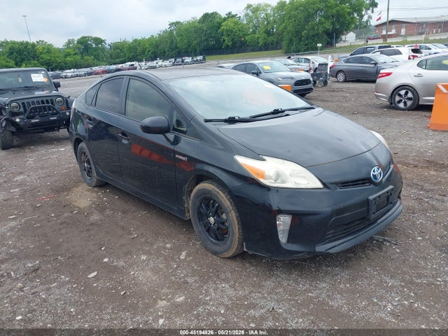 Salvage Toyota Prius Image