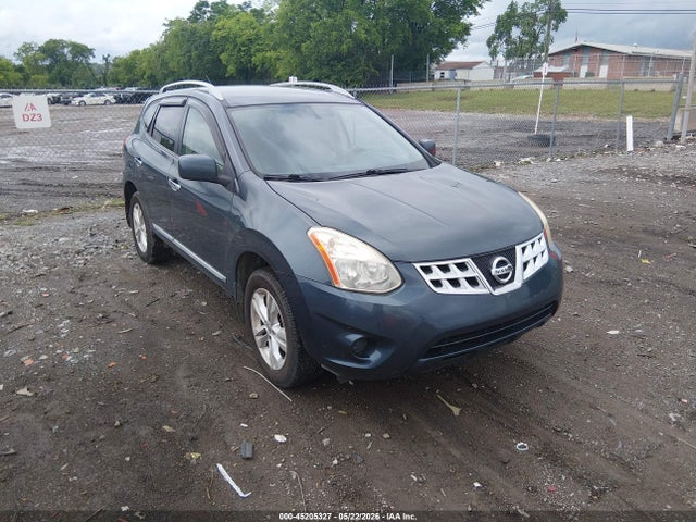 Salvage Nissan Rogue Image