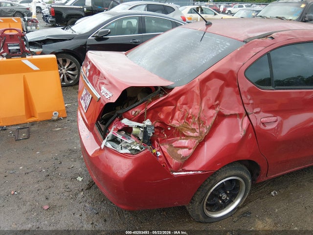 Mitsubishi Mirage Es