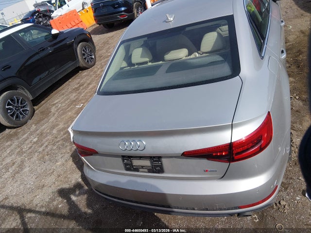 Audi A4 2.0t Premium