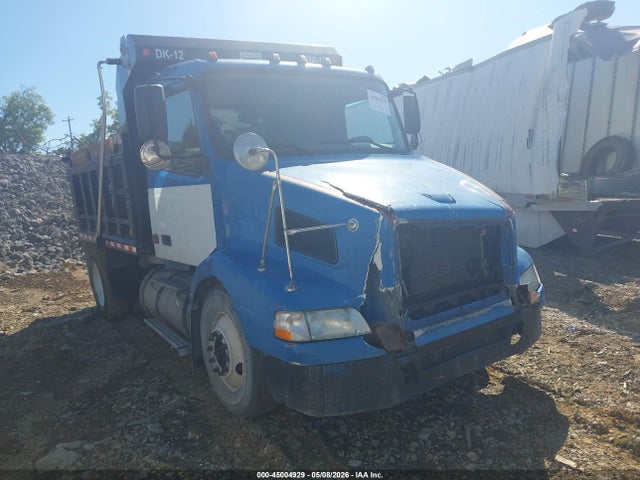Salvage Volvo Vn Image