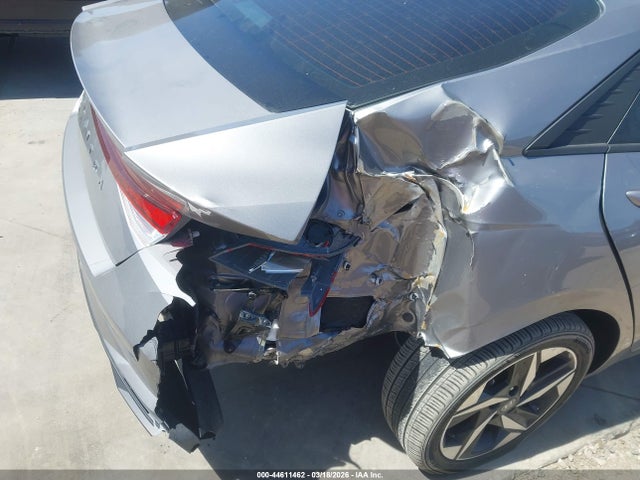 Hyundai ELANTRA Sel