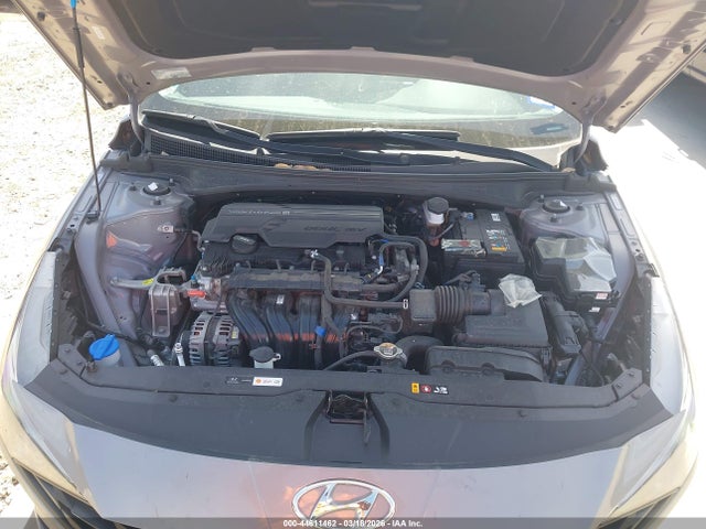 Hyundai ELANTRA Sel