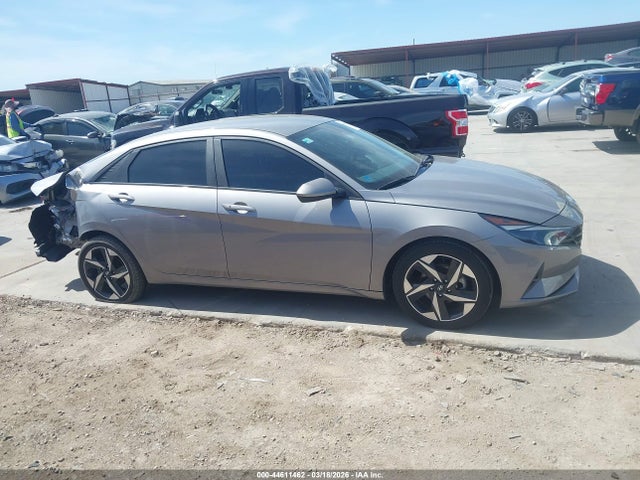 Hyundai ELANTRA Sel