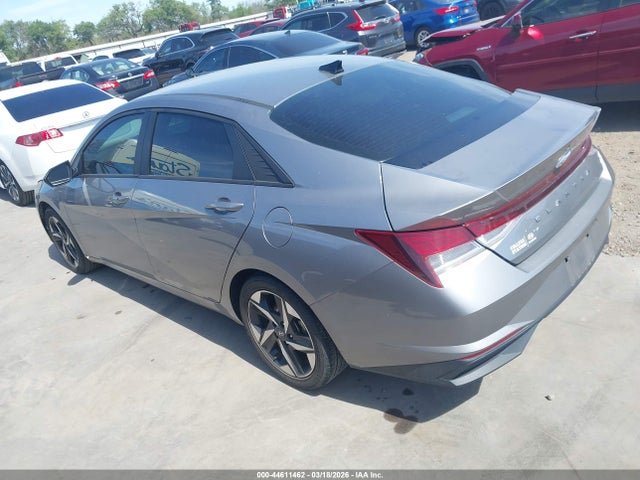 Hyundai ELANTRA Sel
