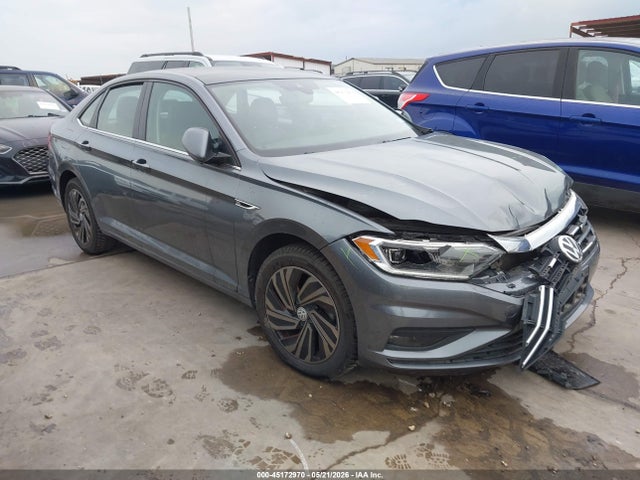 Salvage Volkswagen Jetta Image
