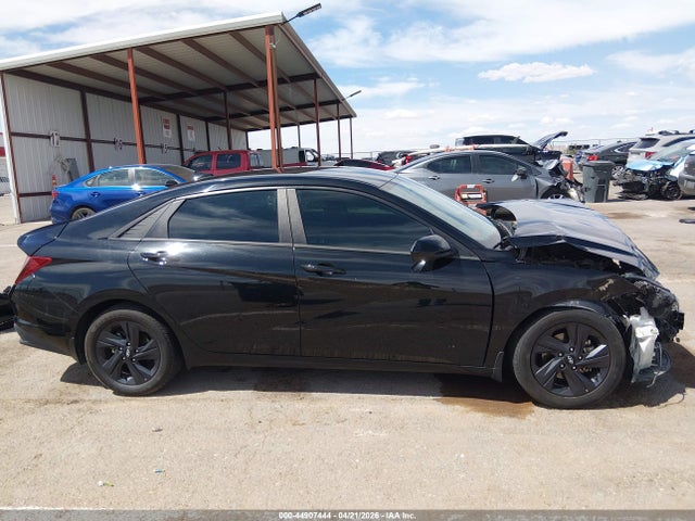 Hyundai ELANTRA Sel