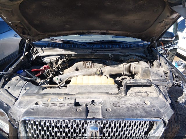 Lincoln Navigator Reserve