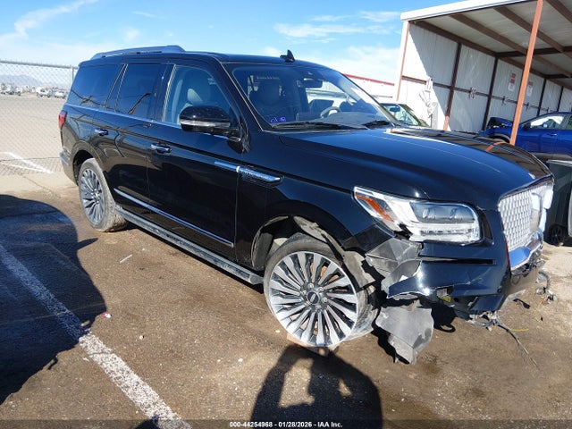 Salvage Lincoln Navigator Image