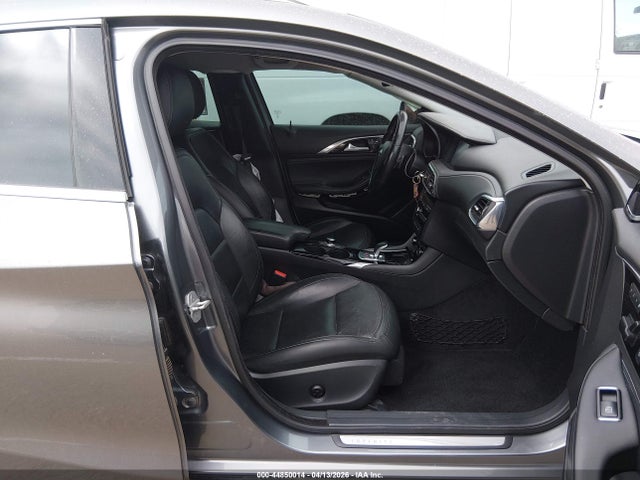 INFINITI Qx Premium