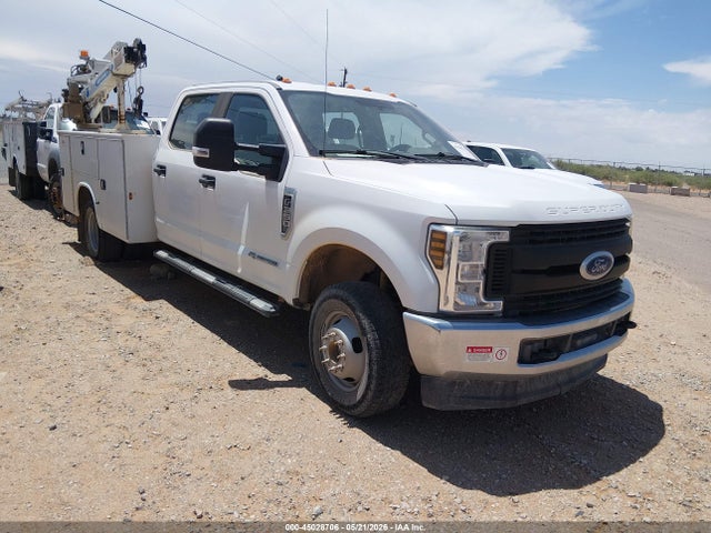 Salvage Ford F-350 Image