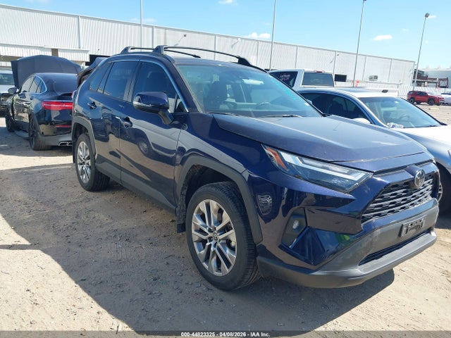 Salvage Toyota RAV4 Image