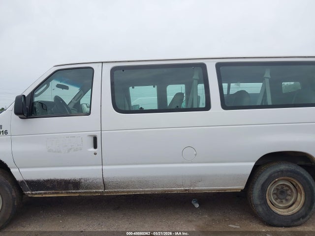 Ford E-350 Xlt