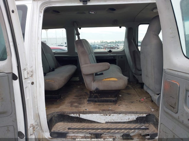 Ford E-350 Xlt