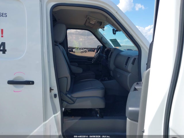 Nissan Nv S V6
