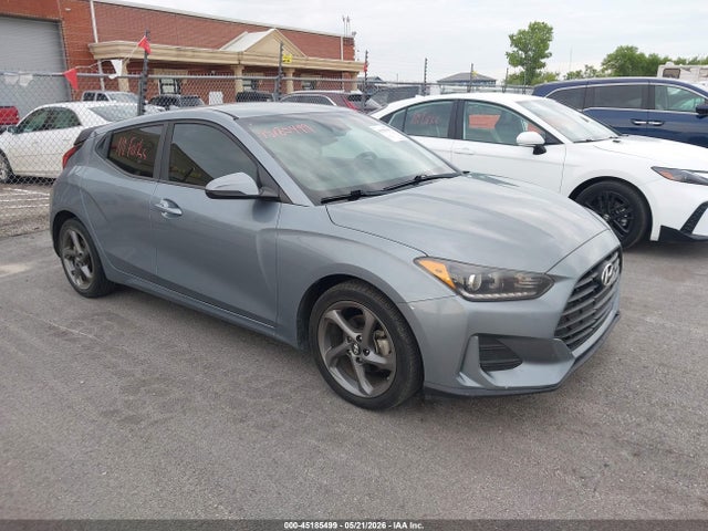 Salvage Hyundai VELOSTER Image