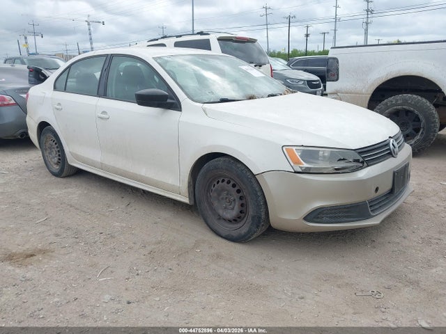 Salvage Volkswagen Jetta Image
