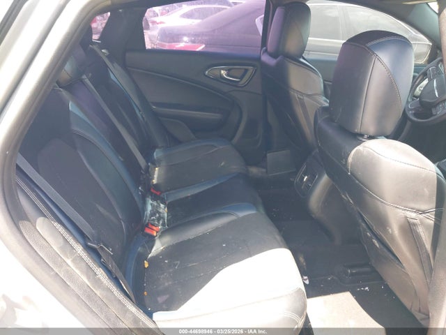 Chrysler 200 S