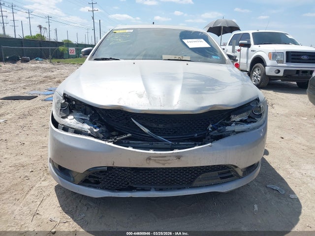 Chrysler 200 S