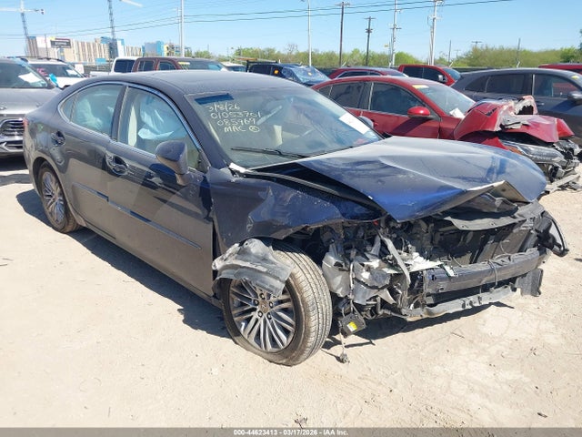Salvage Lexus Es Image