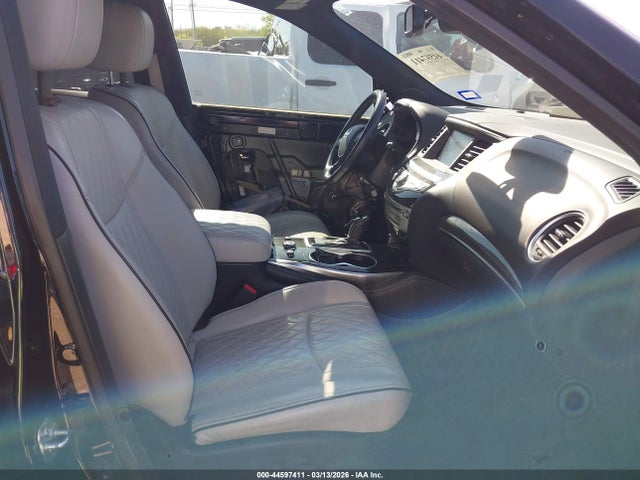 INFINITI Qx Luxe