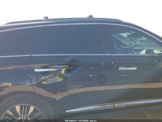 INFINITI Qx Luxe