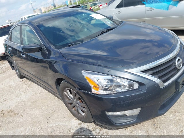 Salvage Nissan Altima Image