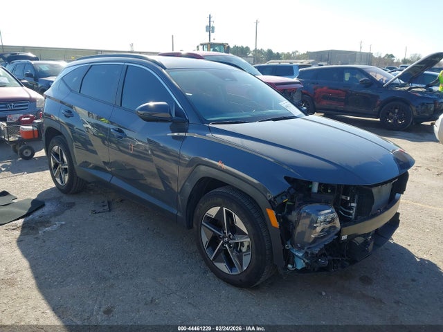 Salvage Hyundai TUCSON Image