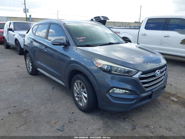 Salvage Hyundai TUCSON Image