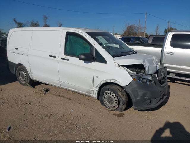 Salvage Mercedes-Benz Metris Image