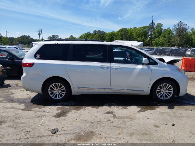 Toyota Sienna Xle 8 Passenger